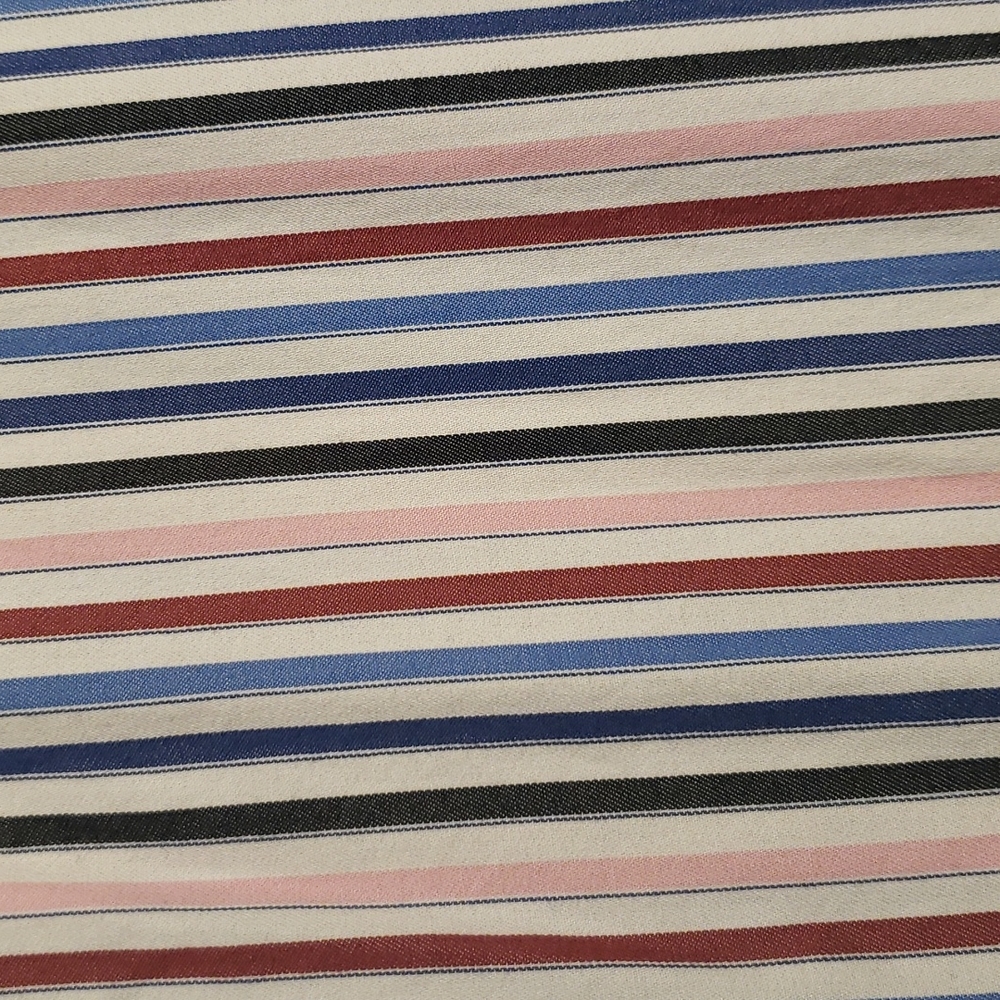 Button down - Picture 4 of 4
